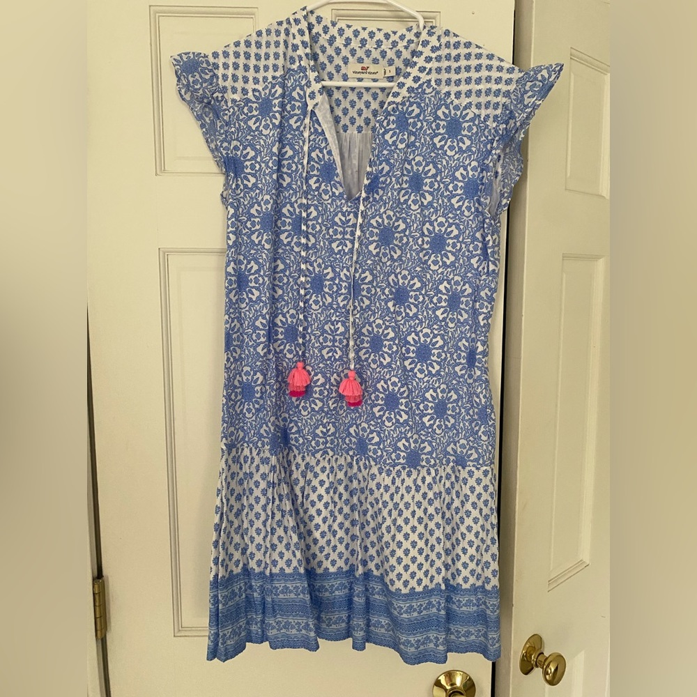 Vineyard Vines dress size Small. Blue and white.